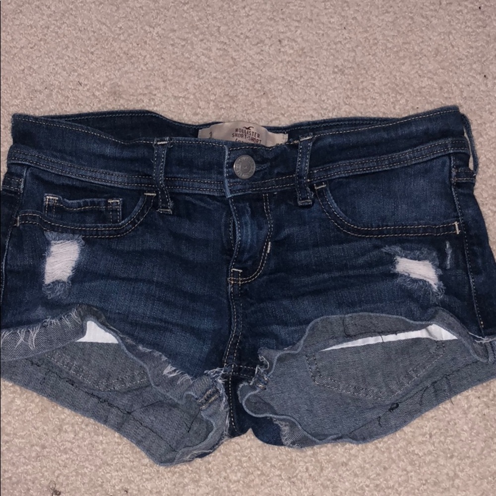 Low rise short-shorts from Hollister